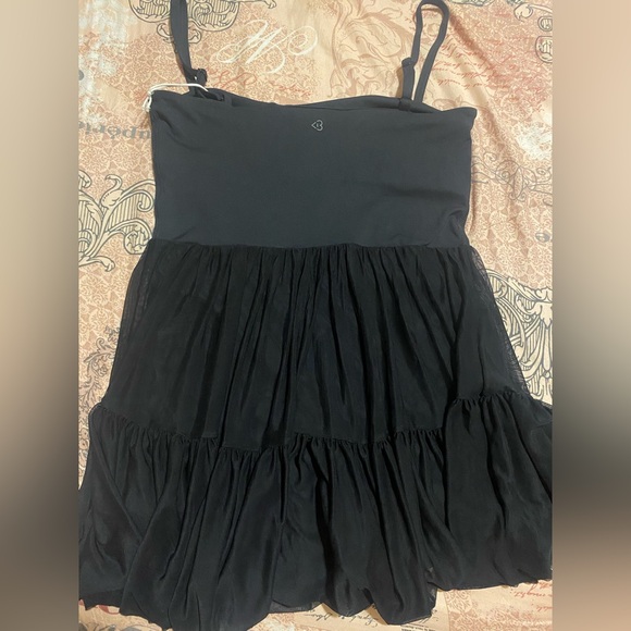 Elegant Black Women's Dress - Picture 3 of 5